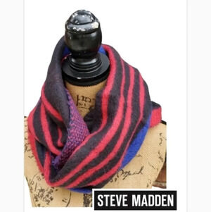 Steve Madden‎ Infinity scarf